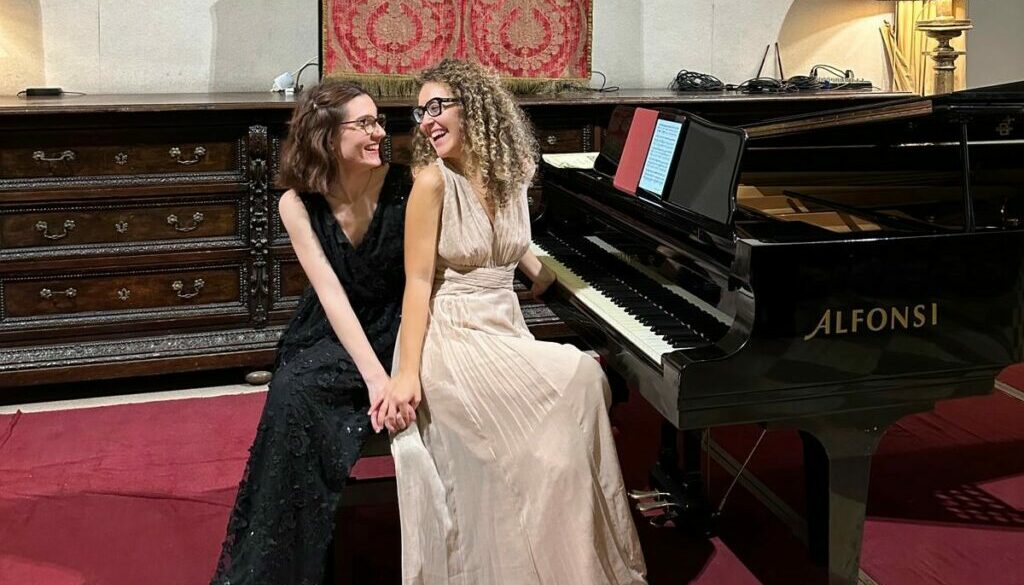 Bruna Manganaro e Asia Mineo - Bruna Manganaro - violinista - e Asia Mineo - pianista