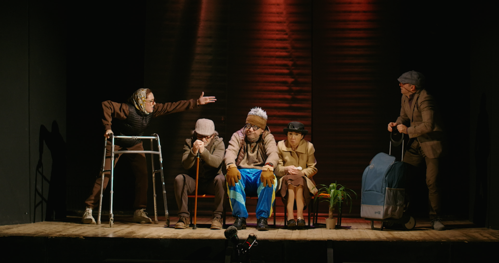 Marco Benvenuto, Federico Melis, Francesca Pausillli, Claudio Scaramuzzino e Giulia Zadra in scena